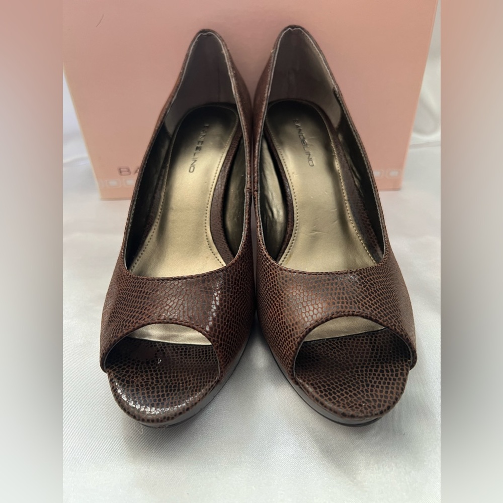 New Bandolino Dark Brown Peep Toe Heels